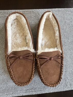 Boys Size 3 Brown Faux-Suede Moccasin Slippers with Fur Lining